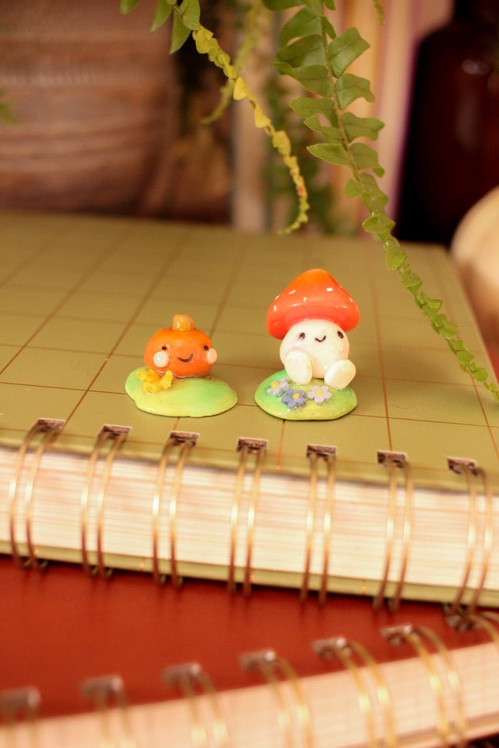 Cheeky little pumpkin desk buddies - Hello Pumpkin