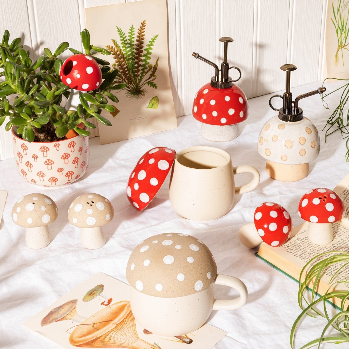 Stoneware mushroom Salt & Pepper set - Hello Pumpkin